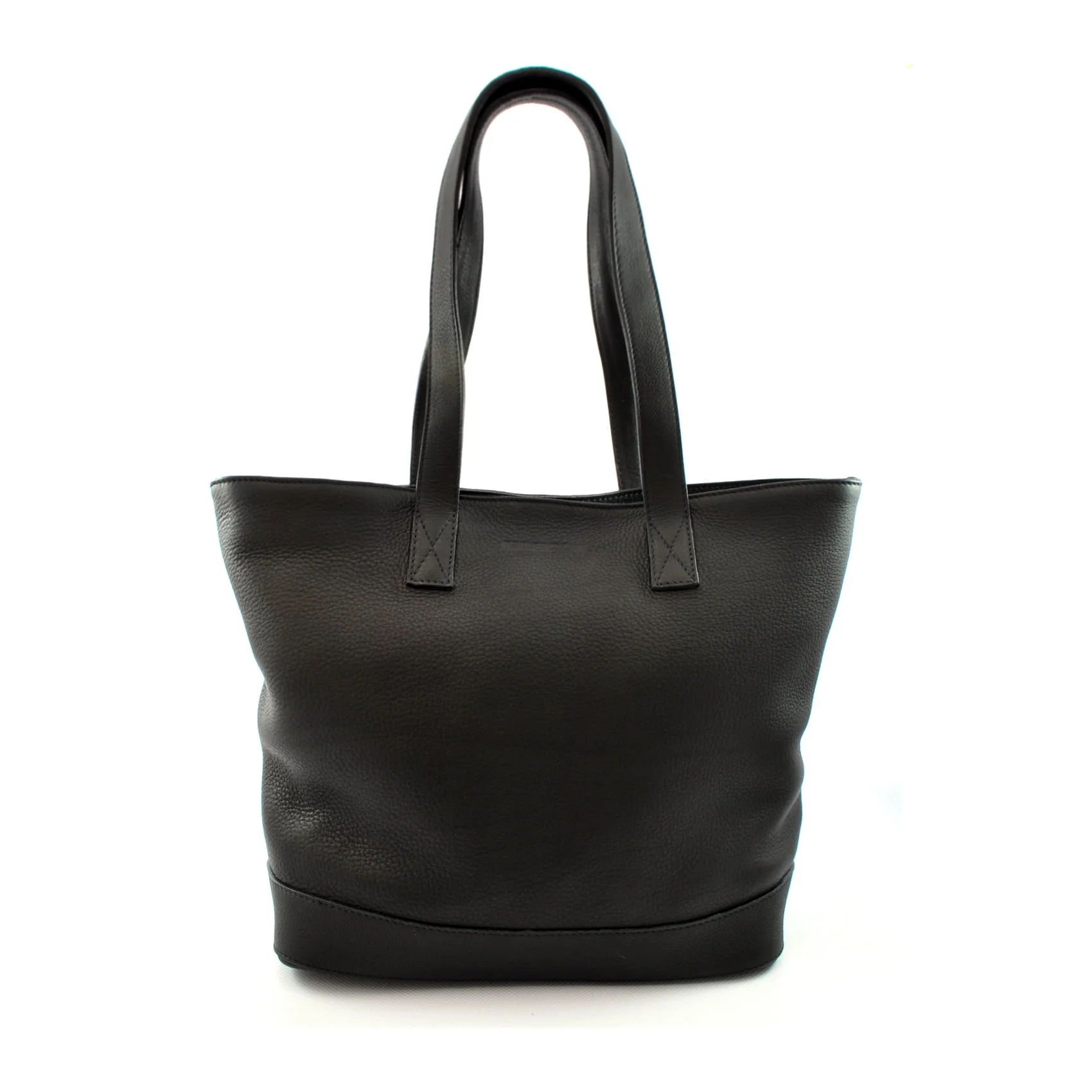 Un sac fourre-tout en cuir noir avec deux poignées, présentant un design minimaliste.