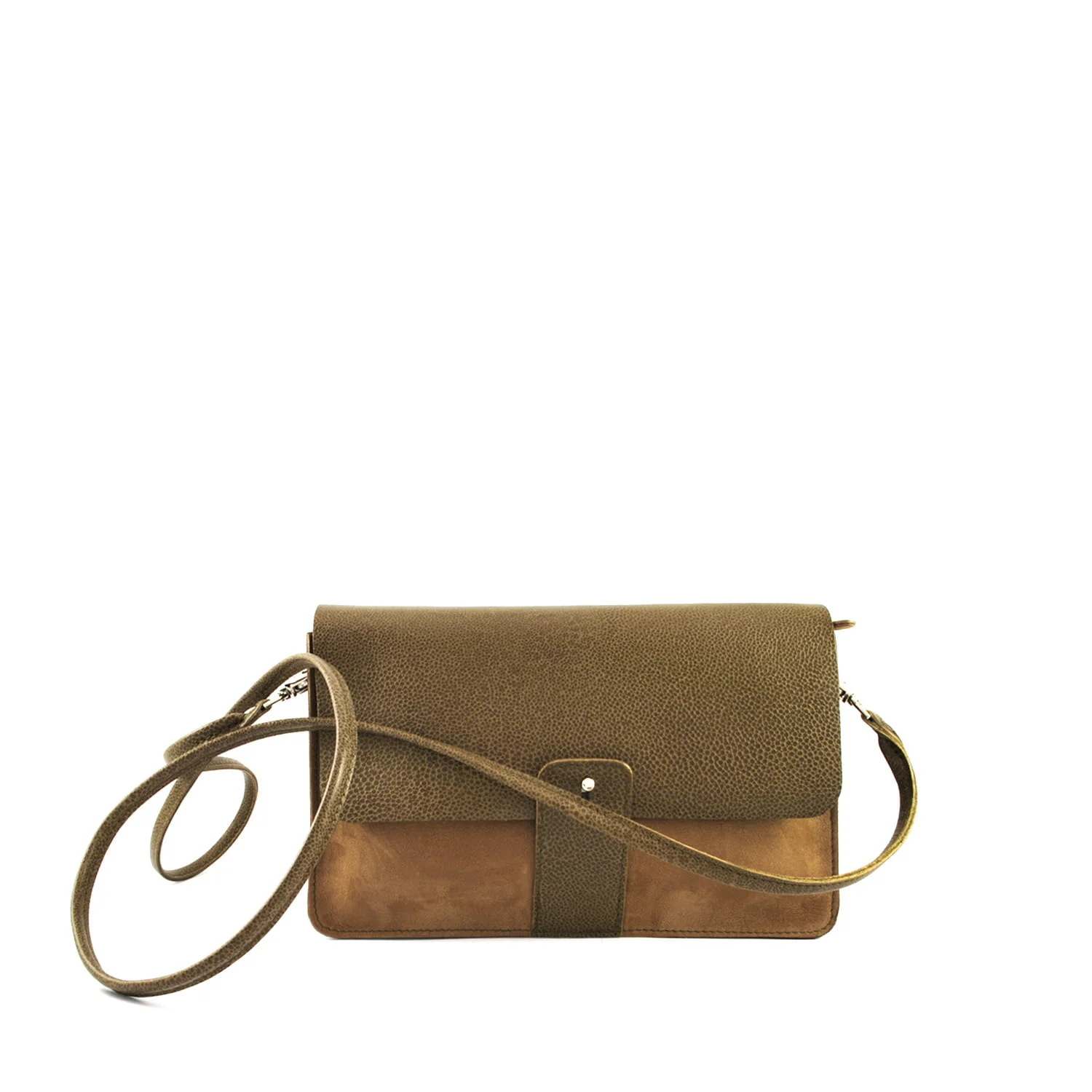 Un sac à bandoulière structuré marron et olive avec un rabat texturé, un design minimaliste et une bandoulière réglable.