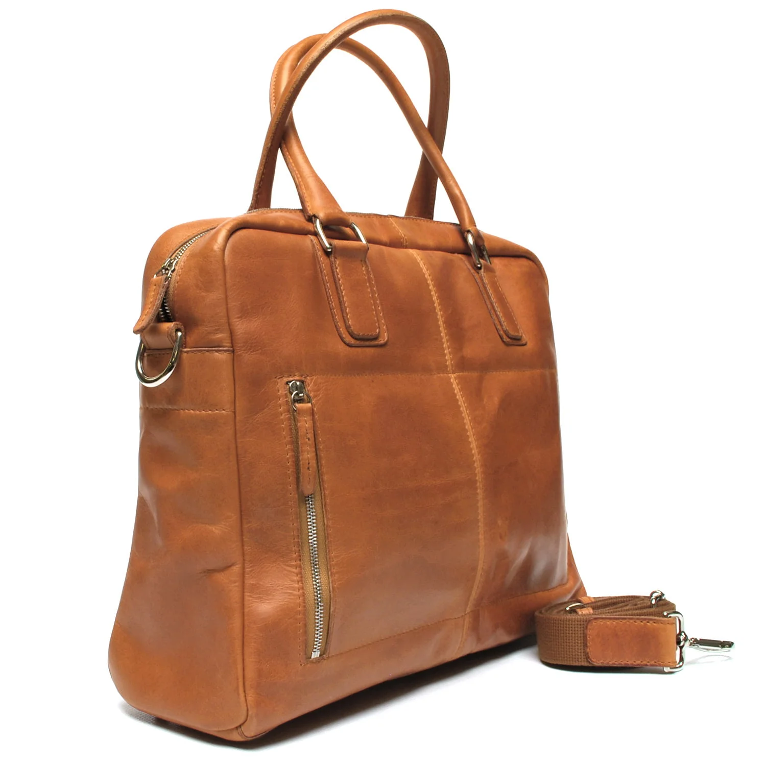 Sac fourre-tout en cuir marron avec poignées et bandoulière amovible. Comprend une poche avant zippée.