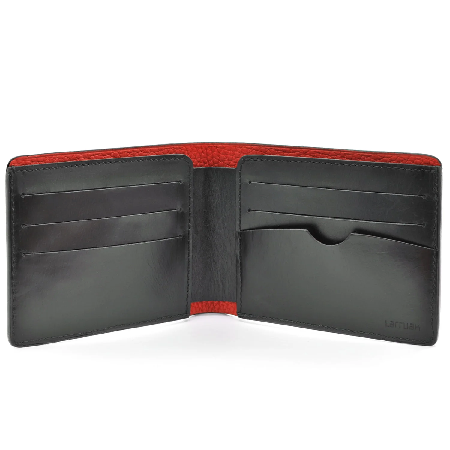 Portefeuille ouvert en cuir noir avec intérieur rouge, affichant plusieurs emplacements pour cartes des deux côtés.