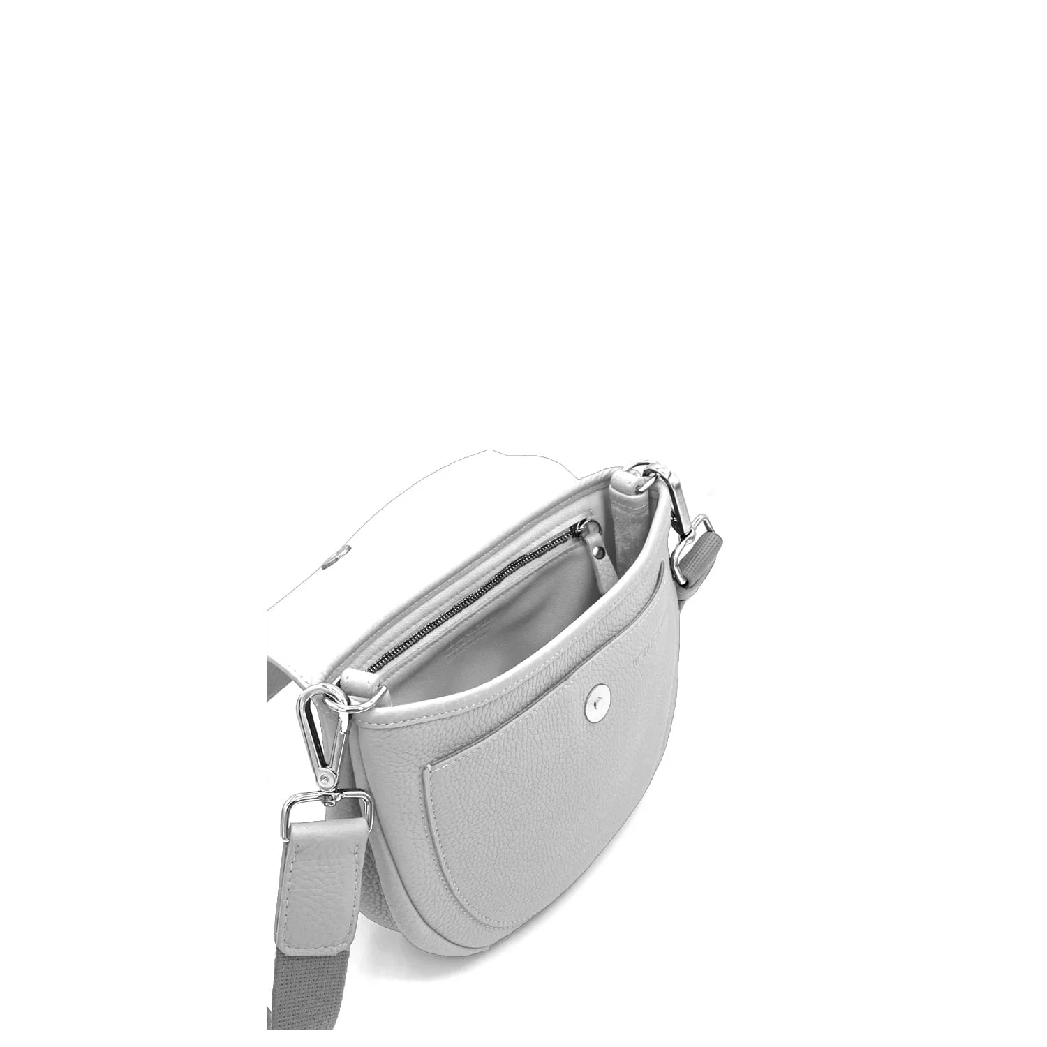 Le MIA Sangle est un petit sac bandoulière gris, doté d'une poche avant boutonnée et d'une bandoulière réglable.