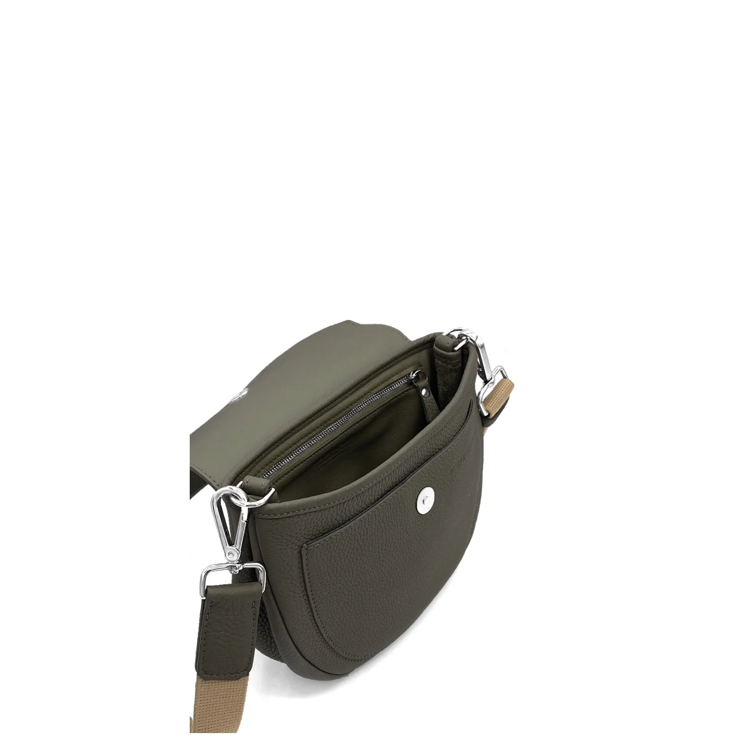 Le produit présenté est le MIA Sangle, un sac bandoulière vert compact doté d'une poche à rabat avant, d'accessoires argentés et d'une bandoulière beige réglable.