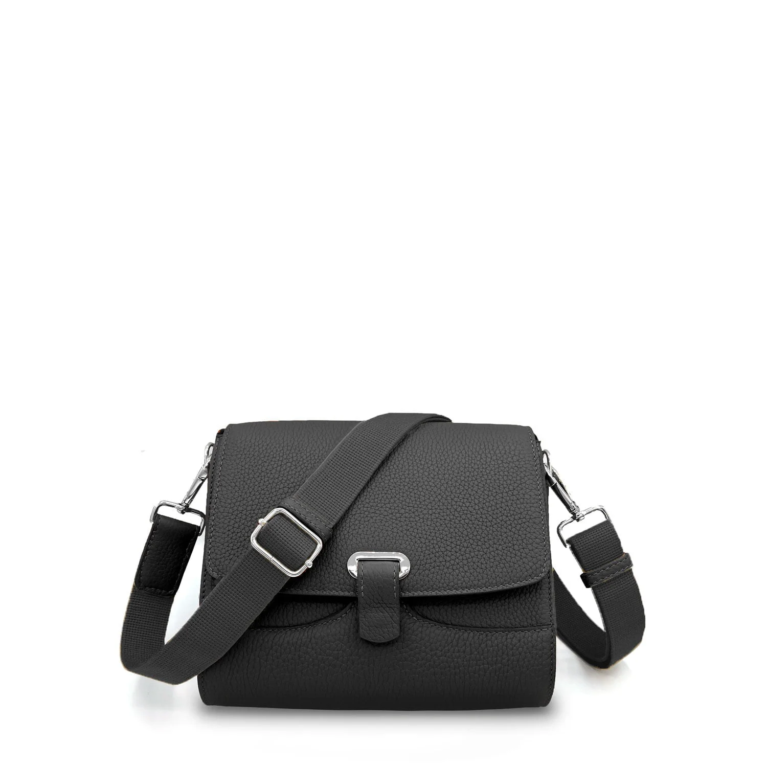Le sac à bandoulière SAM, doté d'un cuir noir avec une surface texturée, d'une boucle en métal et d'une bandoulière réglable, est présenté sur un fond blanc uni.