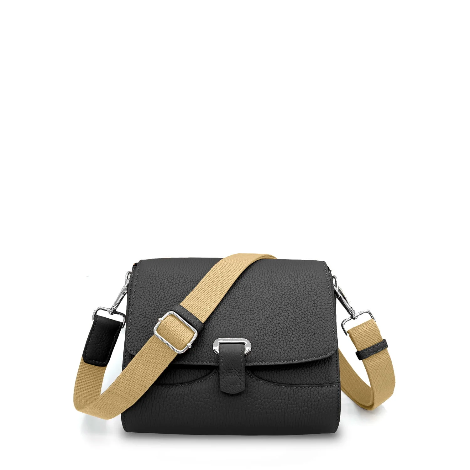Un sac à main en cuir noir avec une bandoulière réglable jaune et un fermoir argenté, sur fond blanc uni.