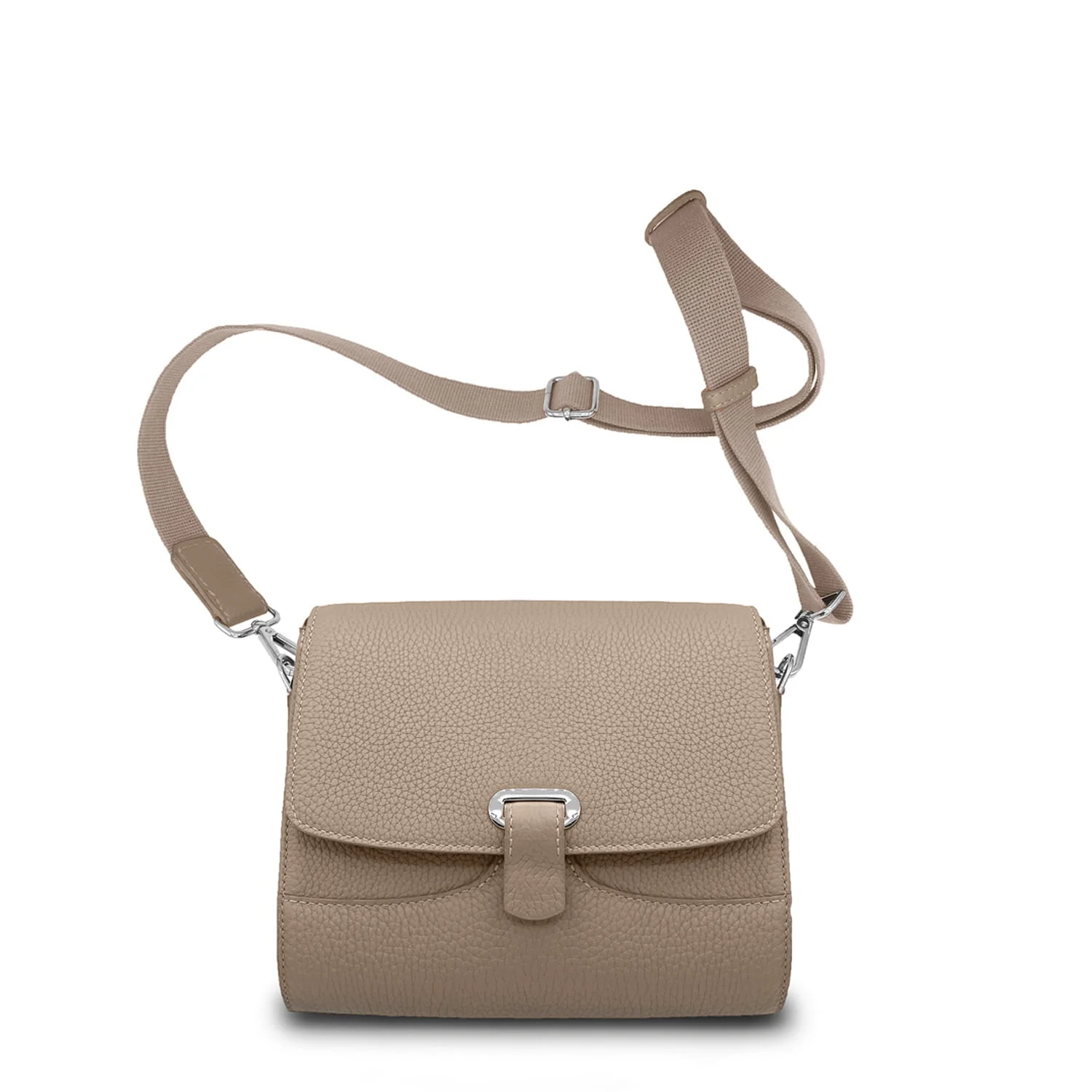 Sac bandoulière en cuir beige avec fermeture à rabat et bandoulière réglable.