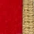Gros plan d'un tissu rouge à côté d'un matériau tissé doré texturé.