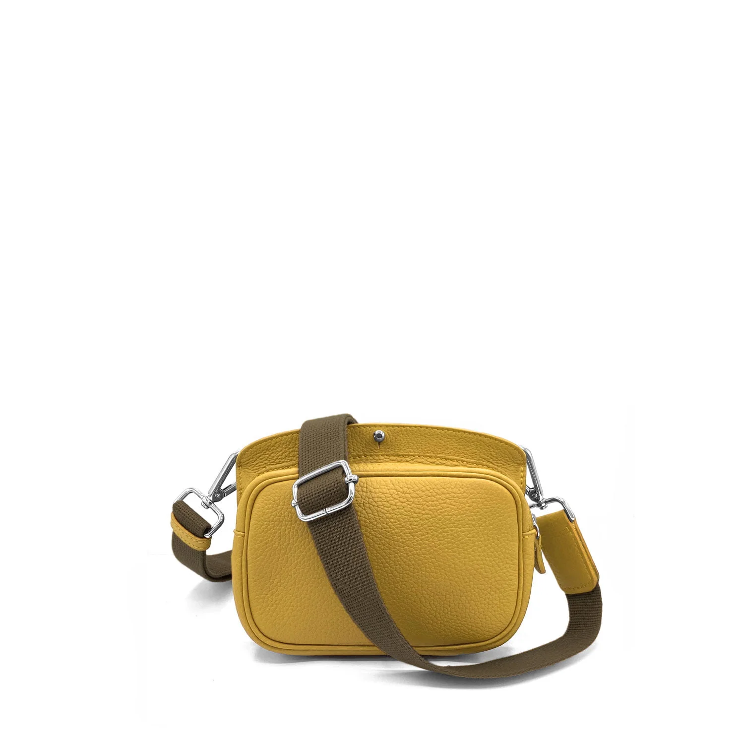 Un petit sac à bandoulière jaune avec une bandoulière réglable marron et des accents de boucle argentés, sur fond blanc.