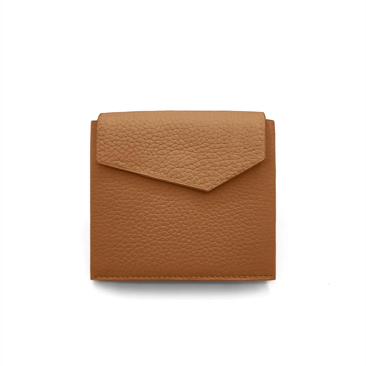 Portefeuille en cuir texturé marron avec fermeture à rabat, vu de face sur fond blanc.
