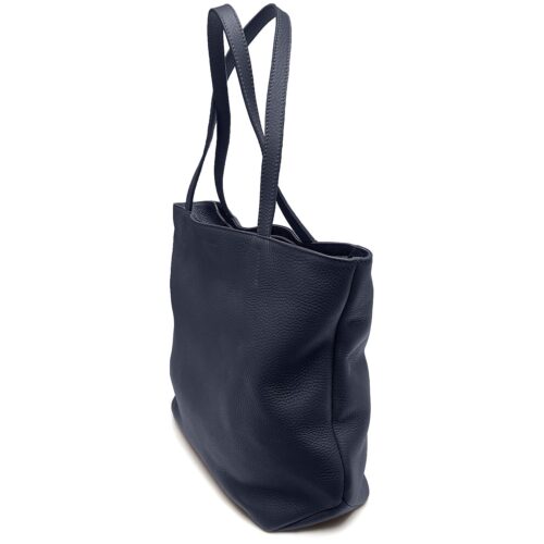 Un sac fourre-tout en cuir noir avec deux poignées, debout et légèrement incliné hors de la vue.